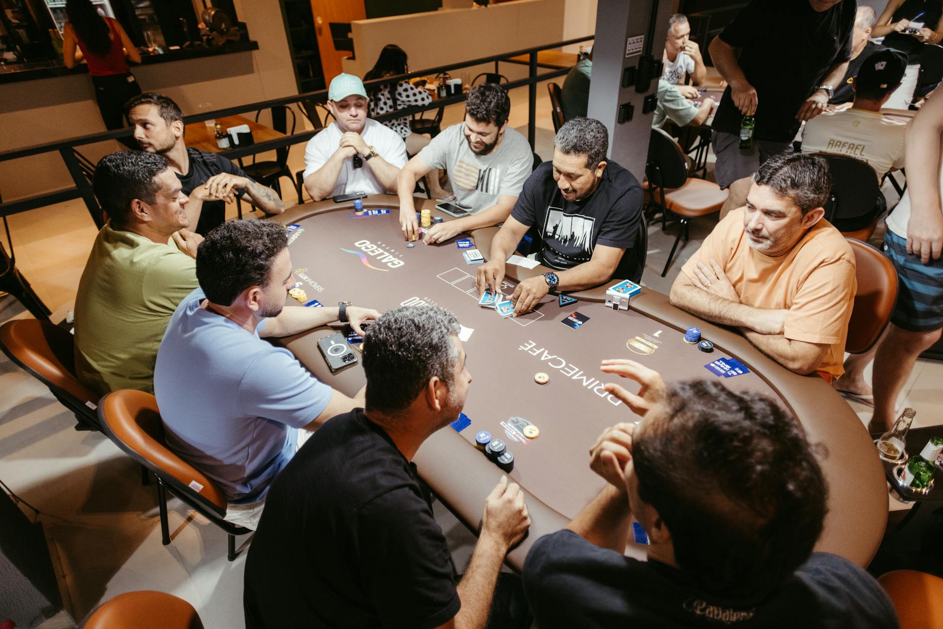 Poker có dễ thắng không? Câu trả lời thực tế cho người mới 3 Poker không chỉ dựa vào may mắn mà còn phụ thuộc vào quyết định ở từng tình huống.