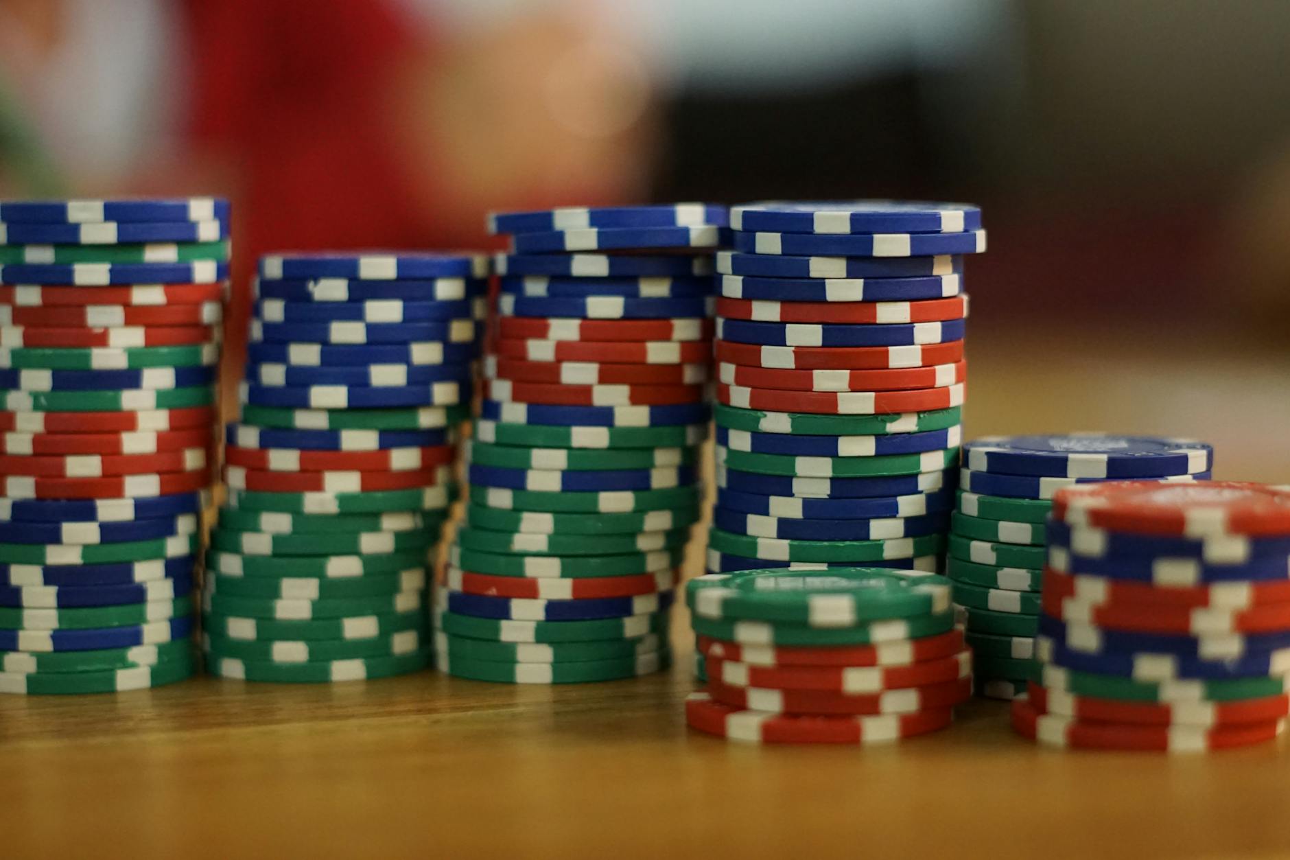 Poker có dễ thắng không? Câu trả lời thực tế cho người mới 2 Poker có dễ thắng không? Câu trả lời thực tế cho người mới